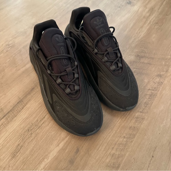 Adidas Originals Ozelia Men's Casual Shoes Core Black-Carbon Size 5.5 - Picture 4 of 7